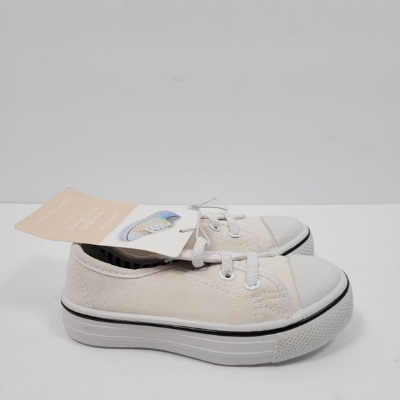Hildie & Jo Dyeable Kid's White Canvas Shoes US Size 9/10 NWT - Picture 1 of 9